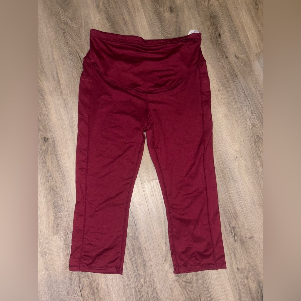 Quinee - Burgundy Maternity Crop Leggings
